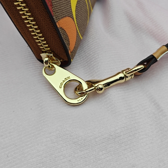 Coach Wallet - Picture 4 of 9